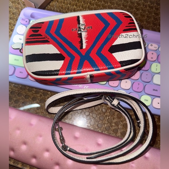 Coach x Coachella Fire Dance Leather Camera/Crossbody Bag. Lmt. Ed. (Vary rare) - Picture 2 of 16
